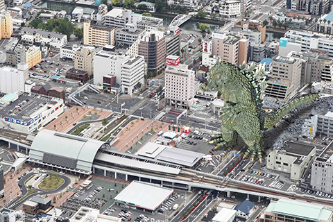 ゴジラと高知駅